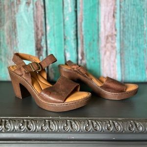 Born Womens Leather Sandal!